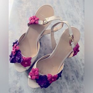 Authentic Versace vedge sling platform shoes. White with flowers .. size 9